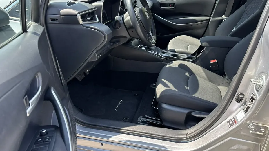 TOYOTA Corolla -