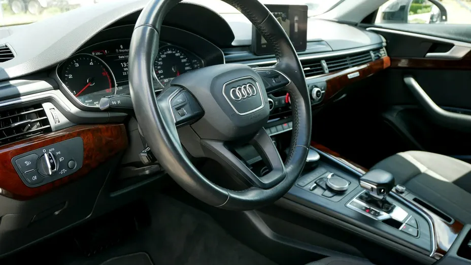 AUDI A4 -