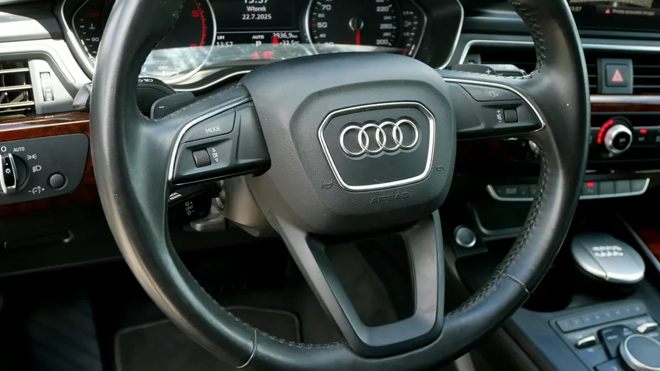 AUDI A4 -