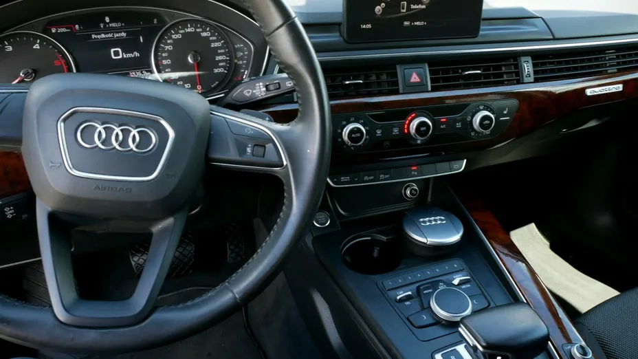 AUDI A4 -