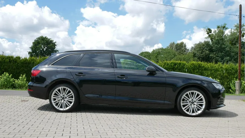AUDI A4 -