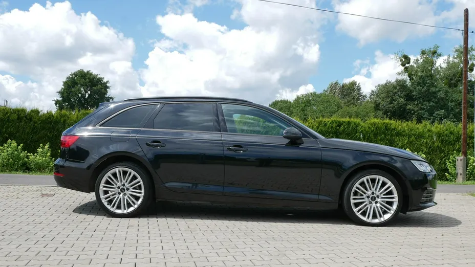 AUDI A4 -