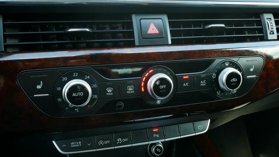 AUDI A4 -