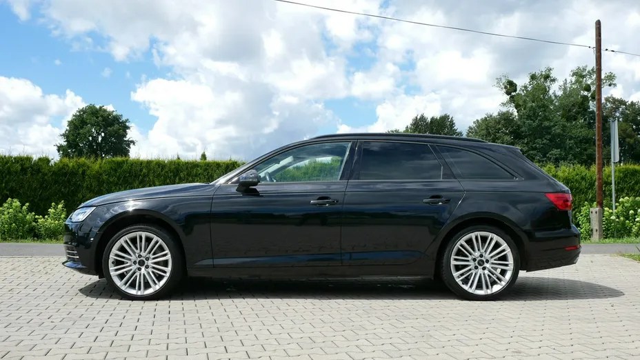 AUDI A4 -