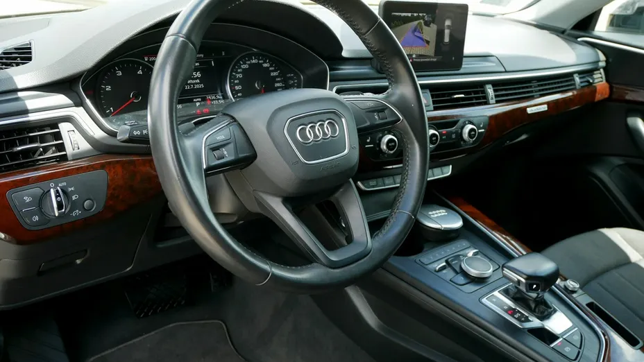 AUDI A4 -