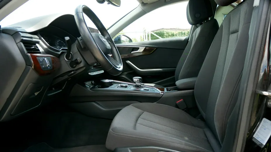 AUDI A4 -