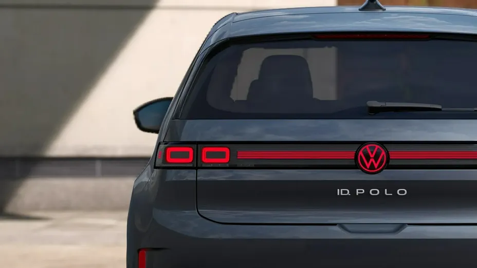 VOLKSWAGEN Polo -