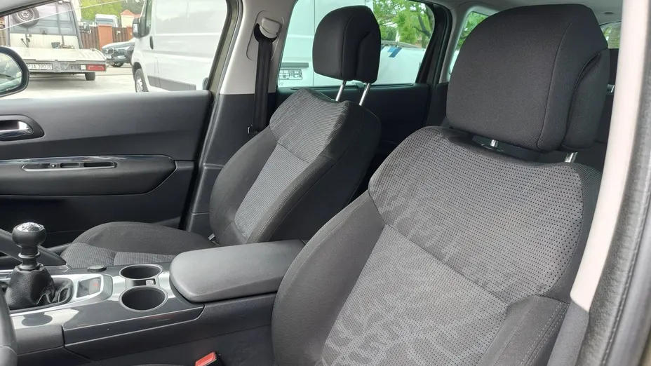 PEUGEOT 3008 -