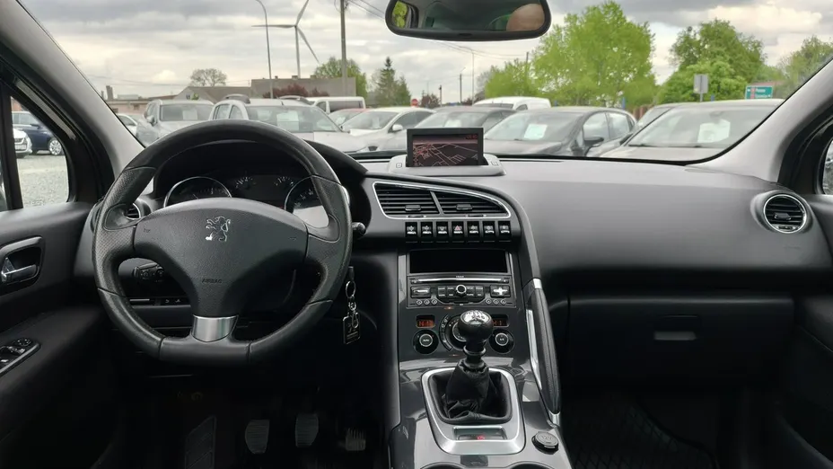 PEUGEOT 3008 -