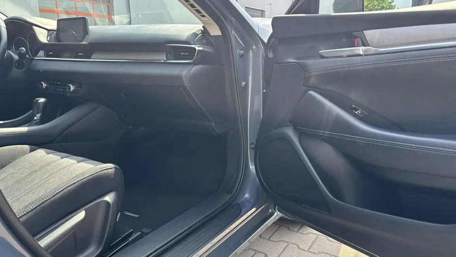 MAZDA 6 -