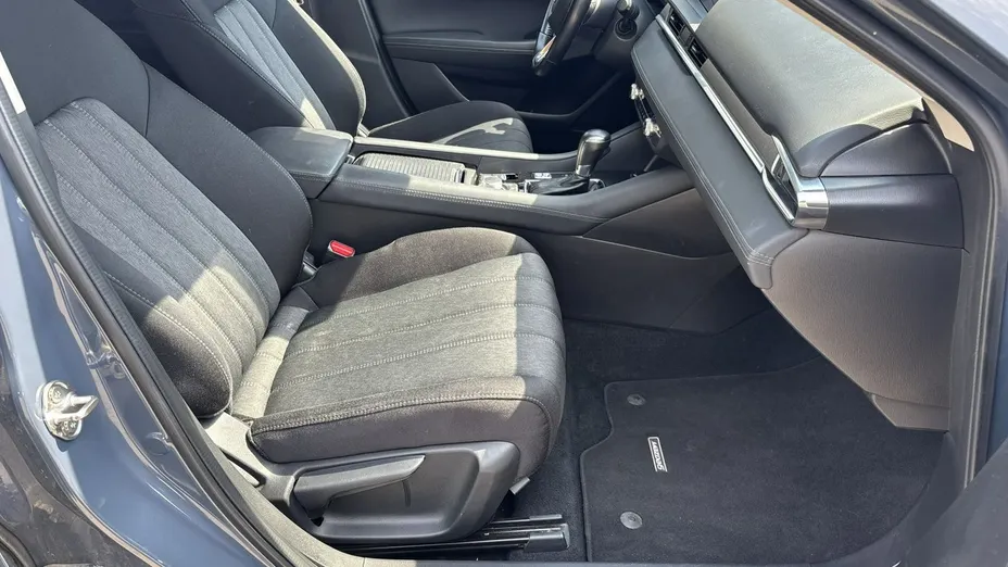 MAZDA 6 -