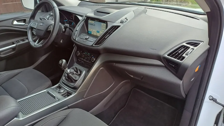 FORD Kuga -