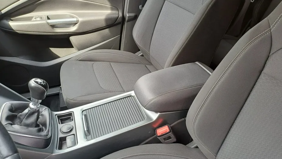FORD Kuga -