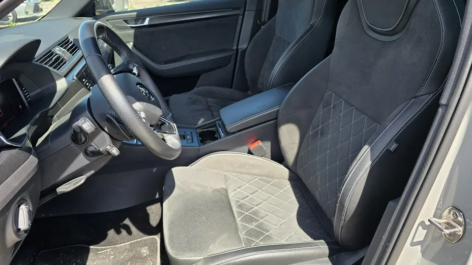SKODA Superb -