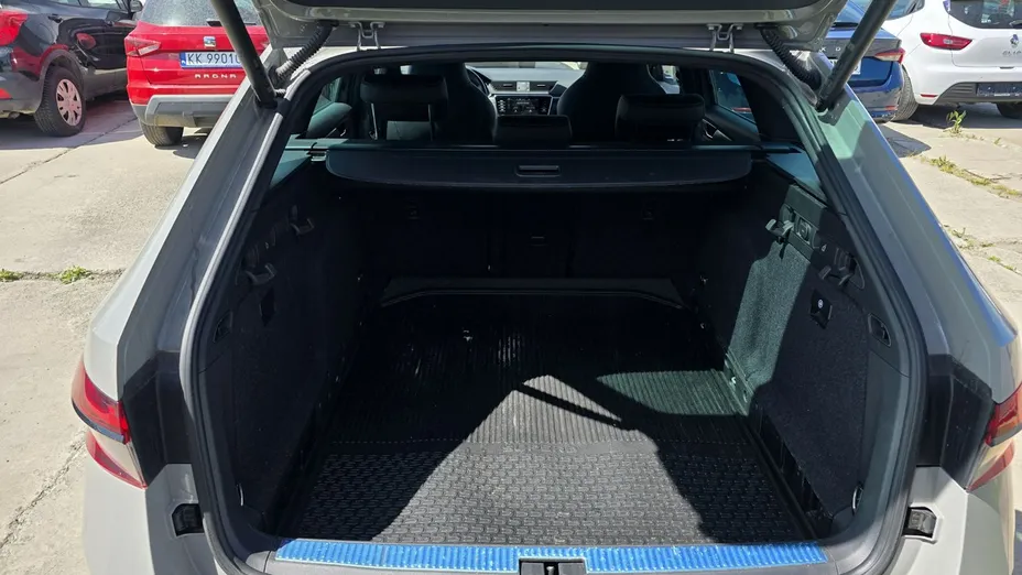 SKODA Superb -