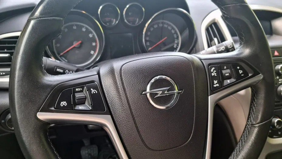 OPEL Astra -