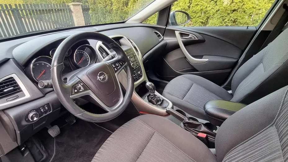 OPEL Astra -