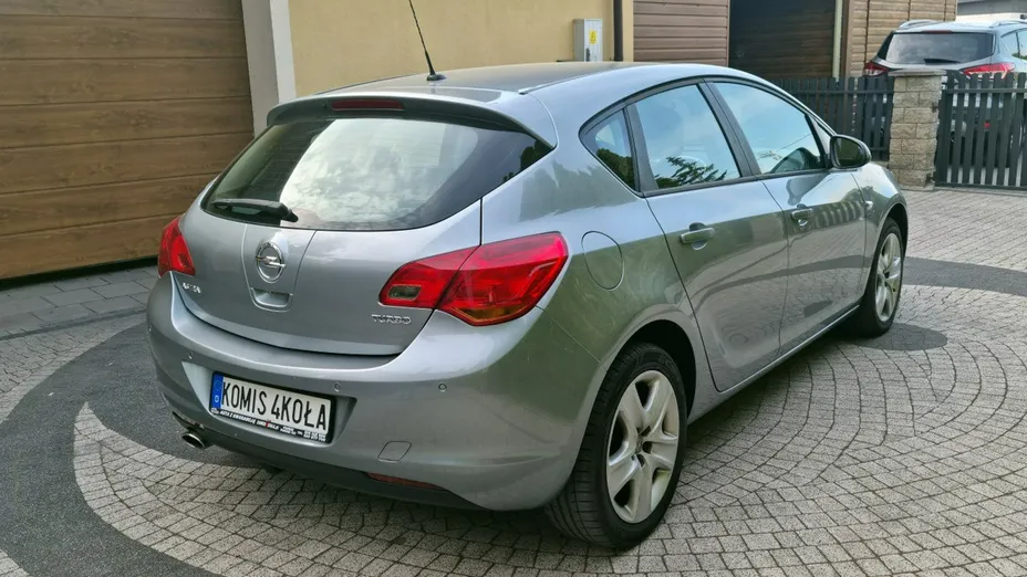 OPEL Astra -