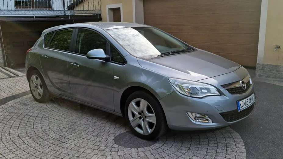 OPEL Astra -