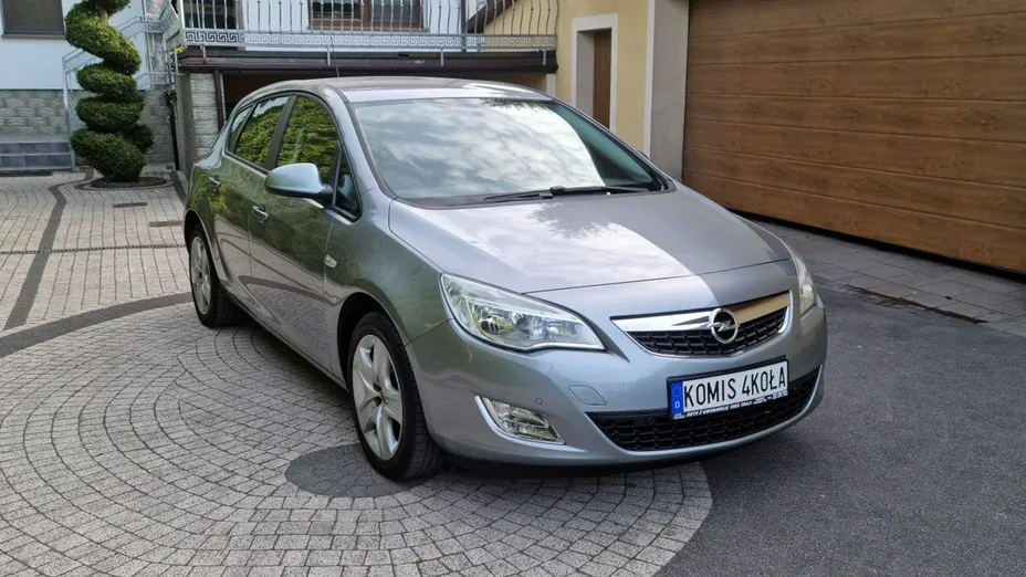 OPEL Astra -