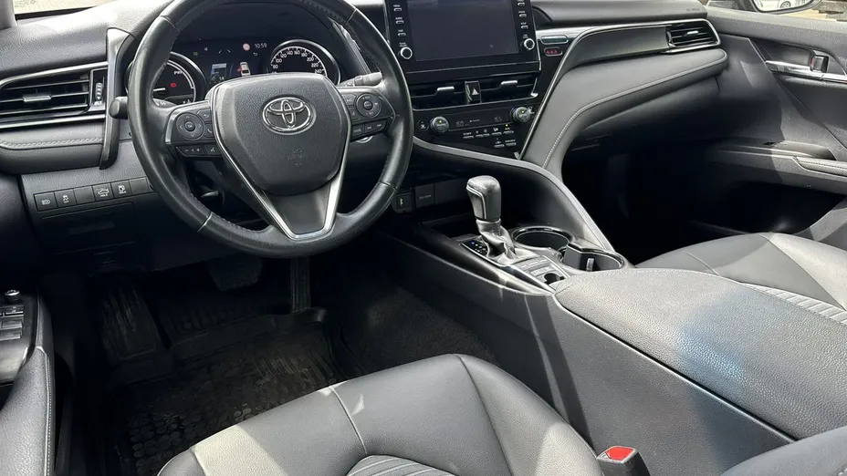 TOYOTA Camry -