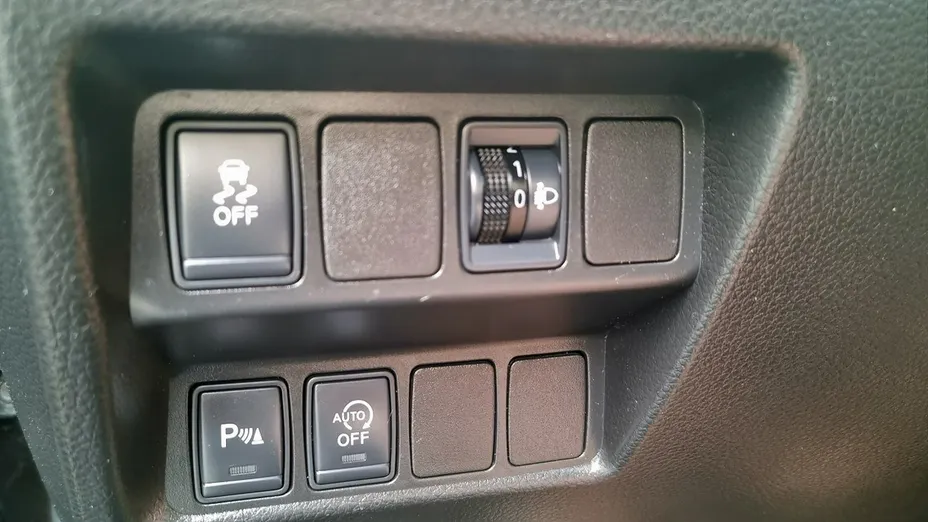 NISSAN Qashqai -