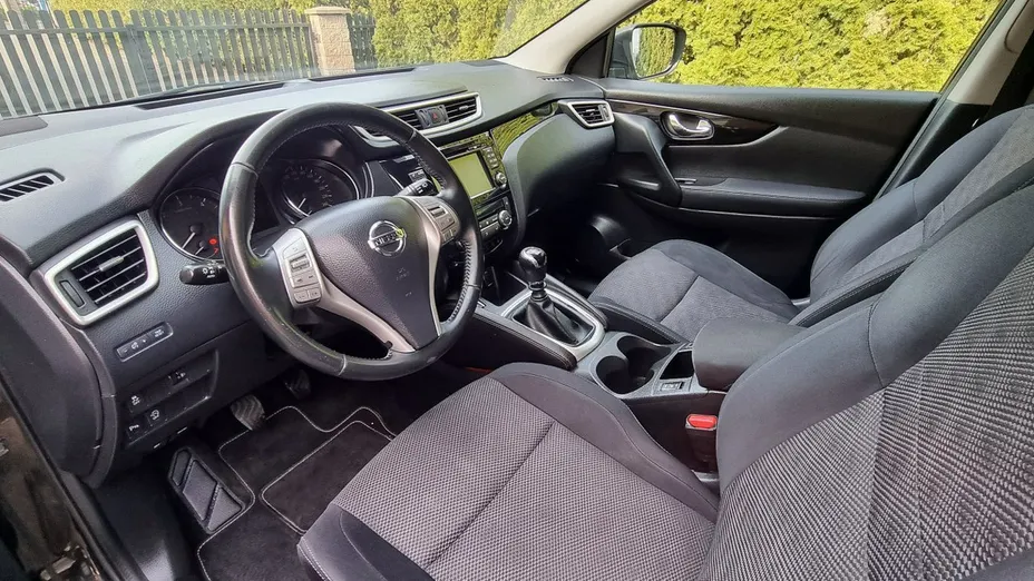 NISSAN Qashqai -
