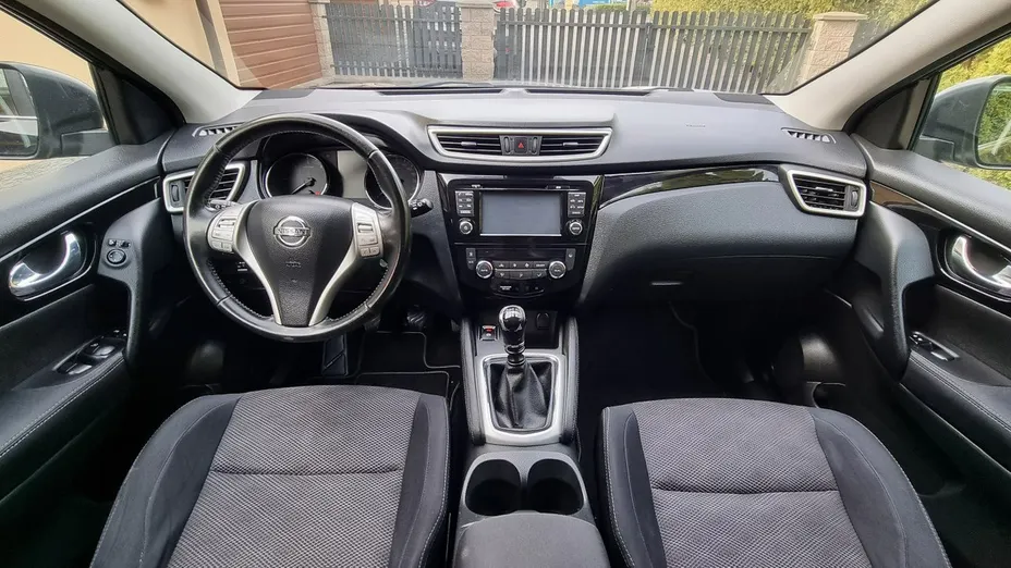 NISSAN Qashqai -