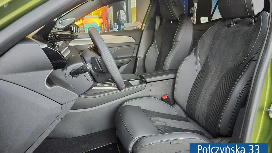 PEUGEOT 408 -