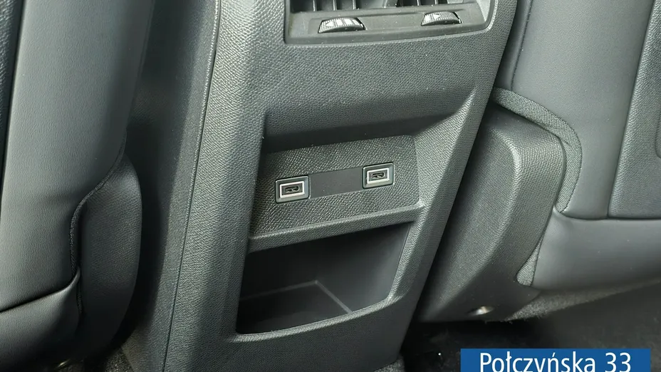 PEUGEOT 408 -