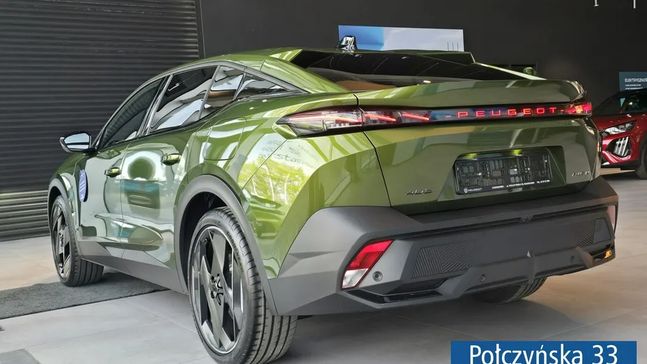 PEUGEOT 408 -