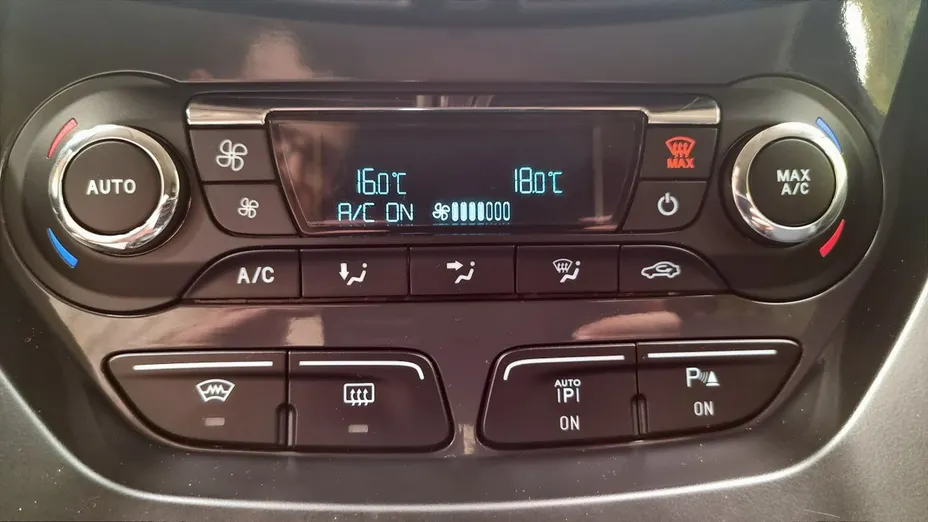 FORD Kuga -