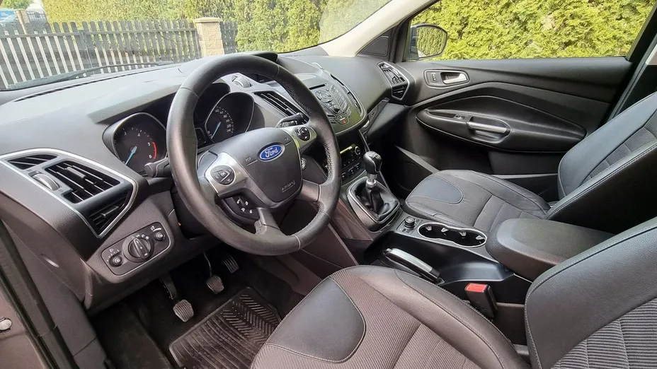 FORD Kuga -