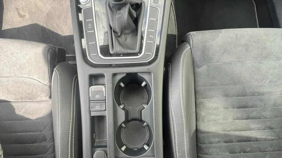 VOLKSWAGEN Passat -