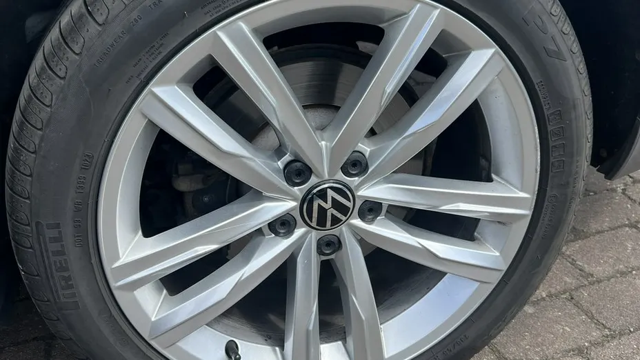VOLKSWAGEN Passat -