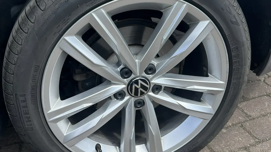 VOLKSWAGEN Passat -
