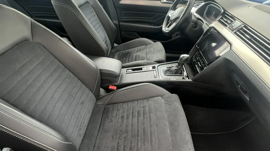 VOLKSWAGEN Passat -
