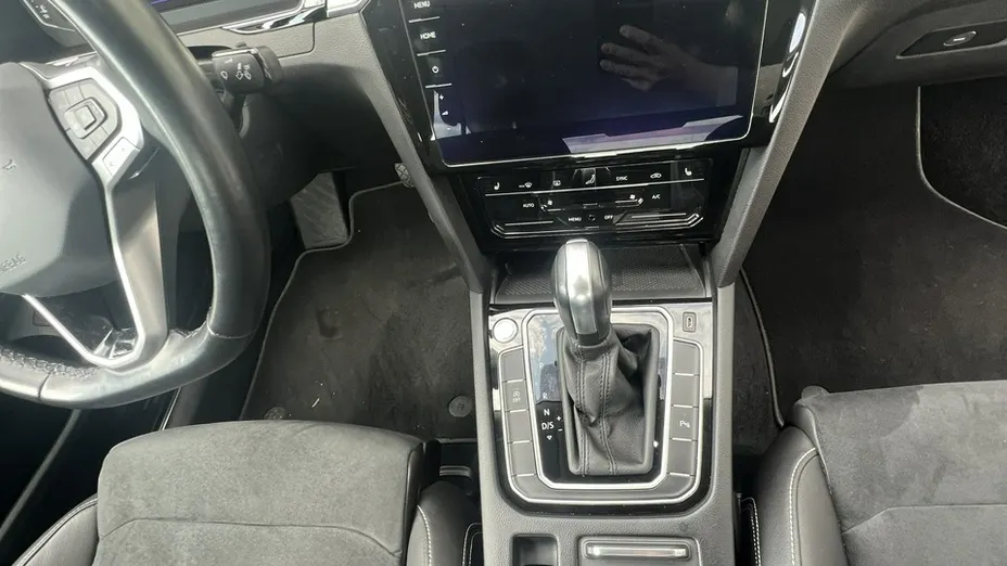 VOLKSWAGEN Passat -