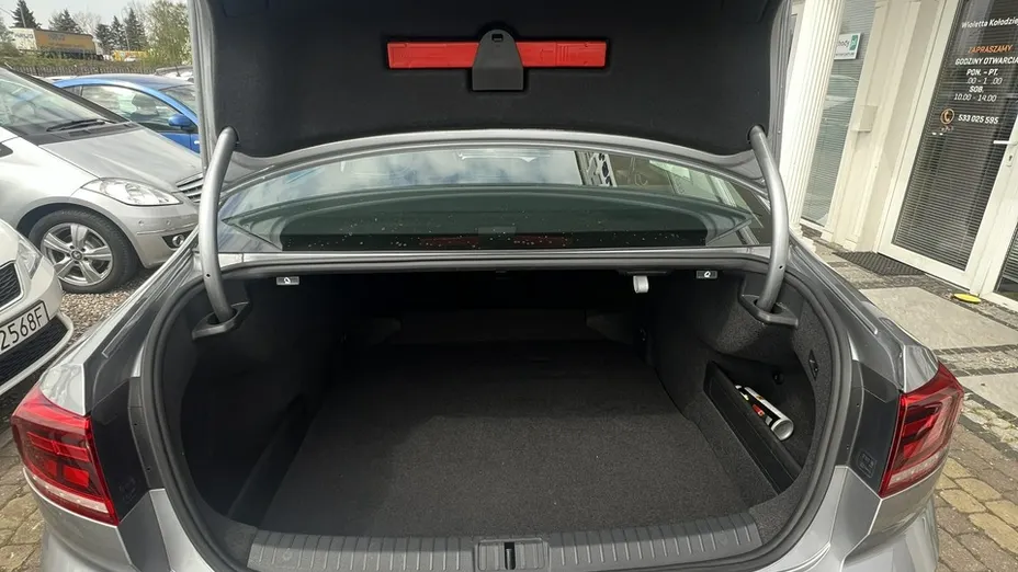 VOLKSWAGEN Passat -