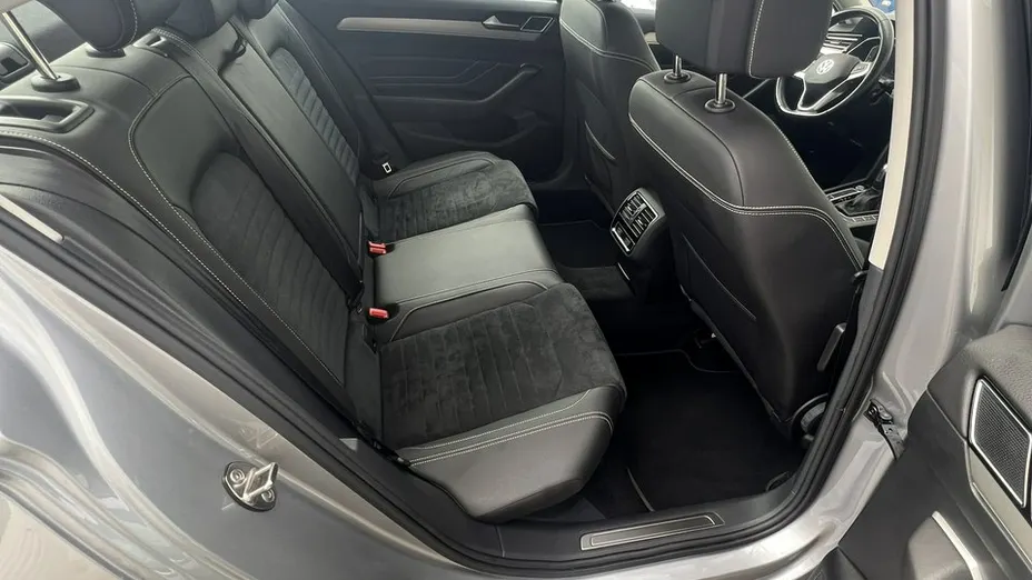 VOLKSWAGEN Passat -