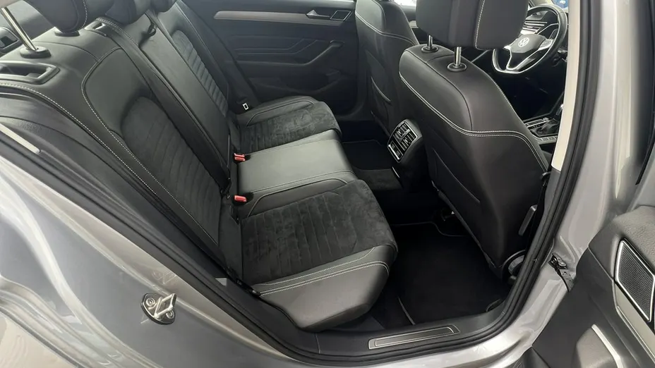 VOLKSWAGEN Passat -