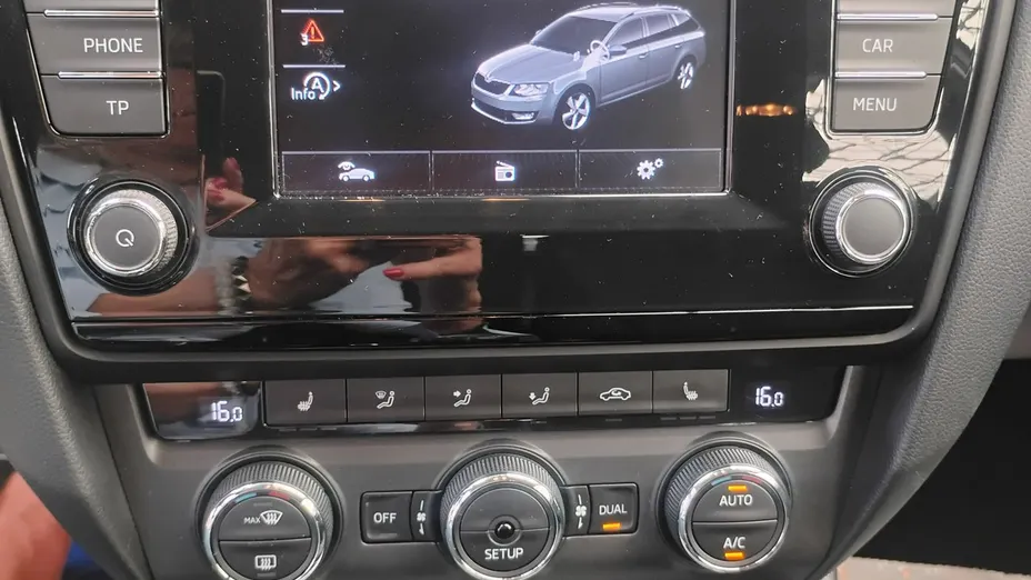 SKODA Octavia -