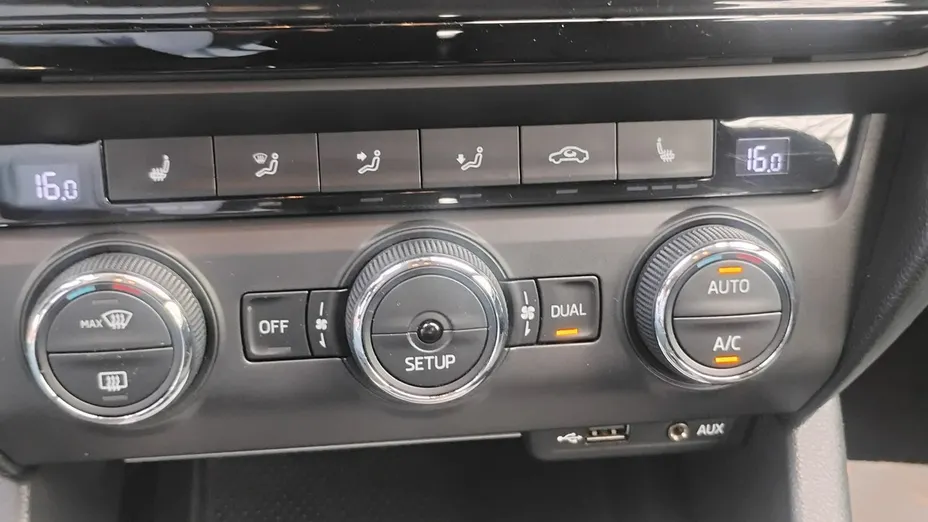 SKODA Octavia -