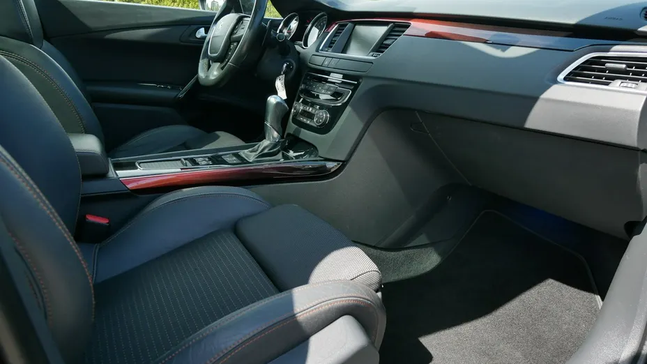 PEUGEOT 508 -