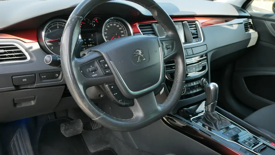 PEUGEOT 508 -