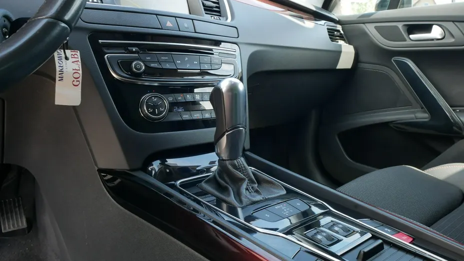 PEUGEOT 508 -
