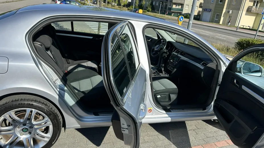 SKODA Superb -