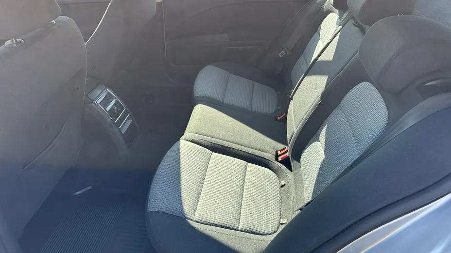 SKODA Superb -