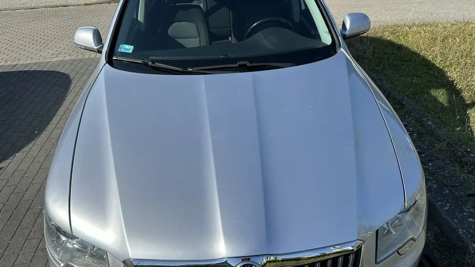 SKODA Superb -