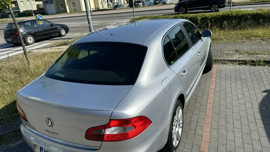 SKODA Superb -